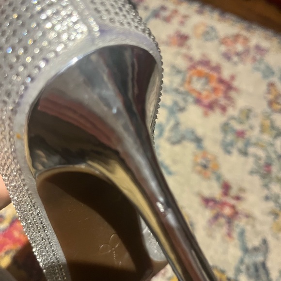 Jessica Simpson Silver Rhinestone stiletto pumps - Picture 6 of 8